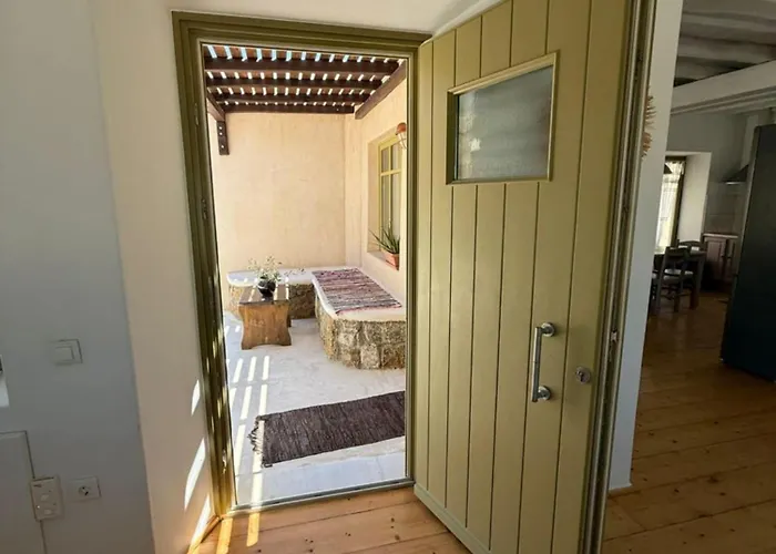 Aviola Mykonos Φτελιά