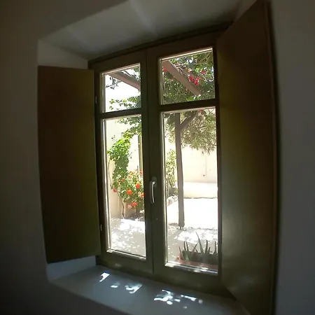 Aviola Mykonos *